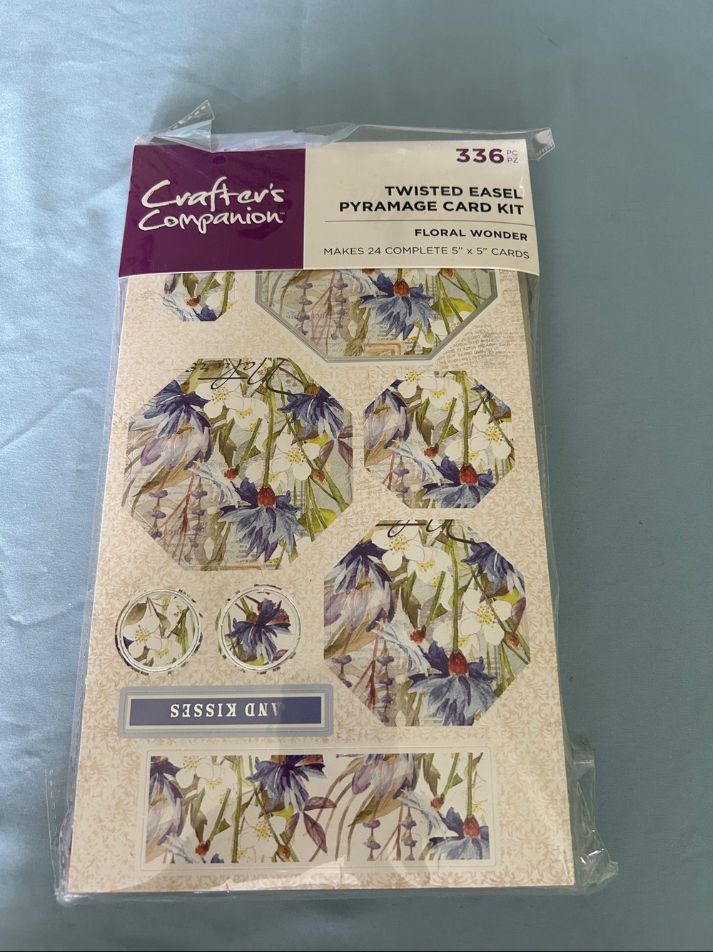 Crafters companion Twisted Easel Pyramage Card Kit FLORAL WONDER 24 cards